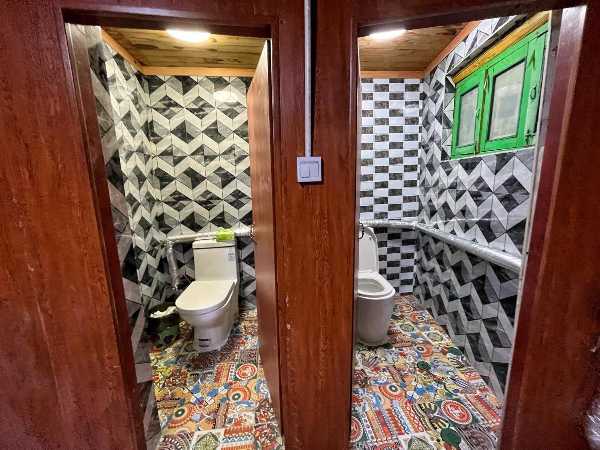 Tavern Hostel仁和客栈 Шангри-Ла Экстерьер фото