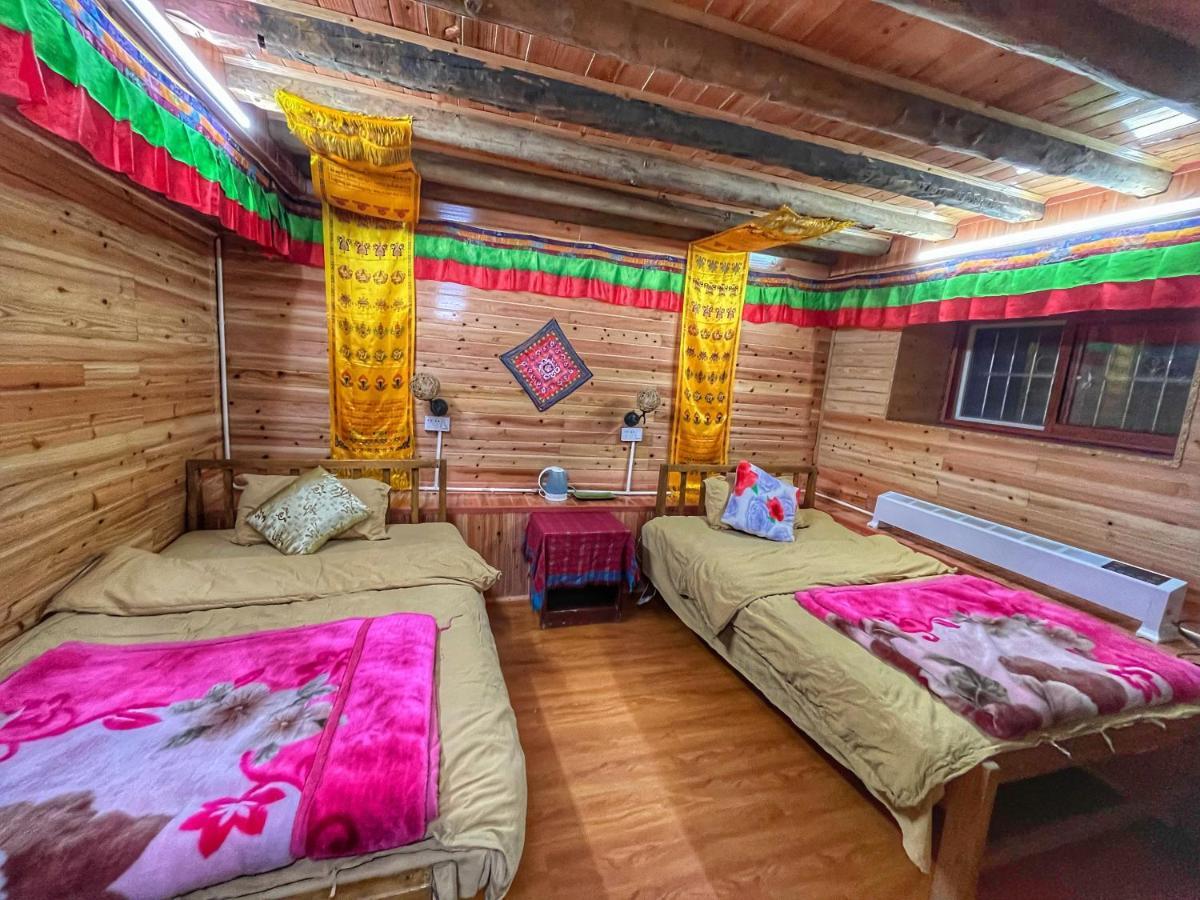 Tavern Hostel仁和客栈 Шангри-Ла Экстерьер фото