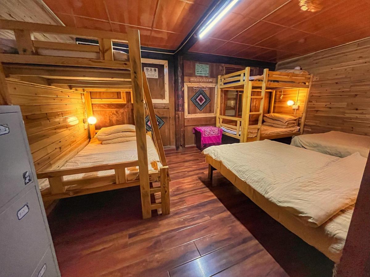Tavern Hostel仁和客栈 Шангри-Ла Экстерьер фото
