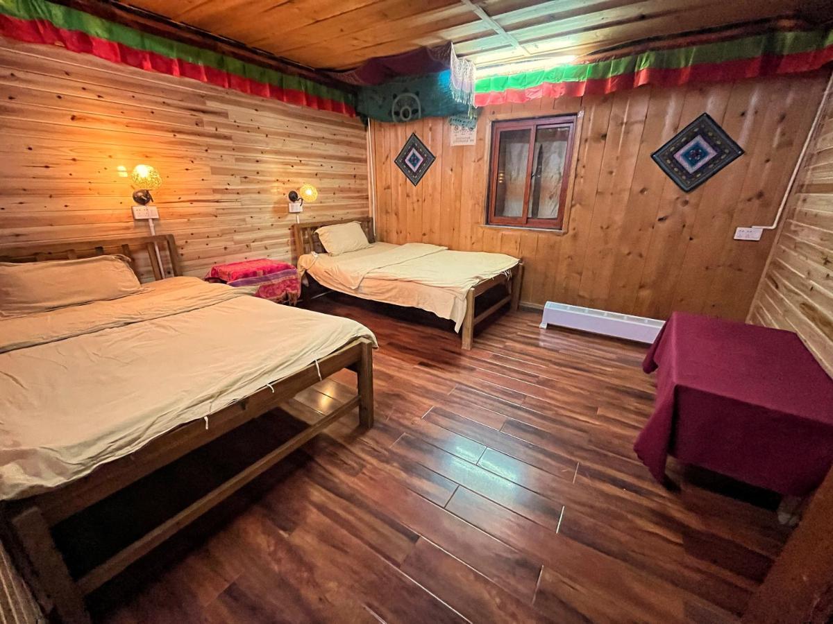 Tavern Hostel仁和客栈 Шангри-Ла Экстерьер фото